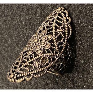 💍 Large Flowery Ring